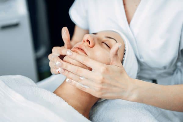 60 Minute Payot Skin Radiance Facial (Eclat Essentielle)